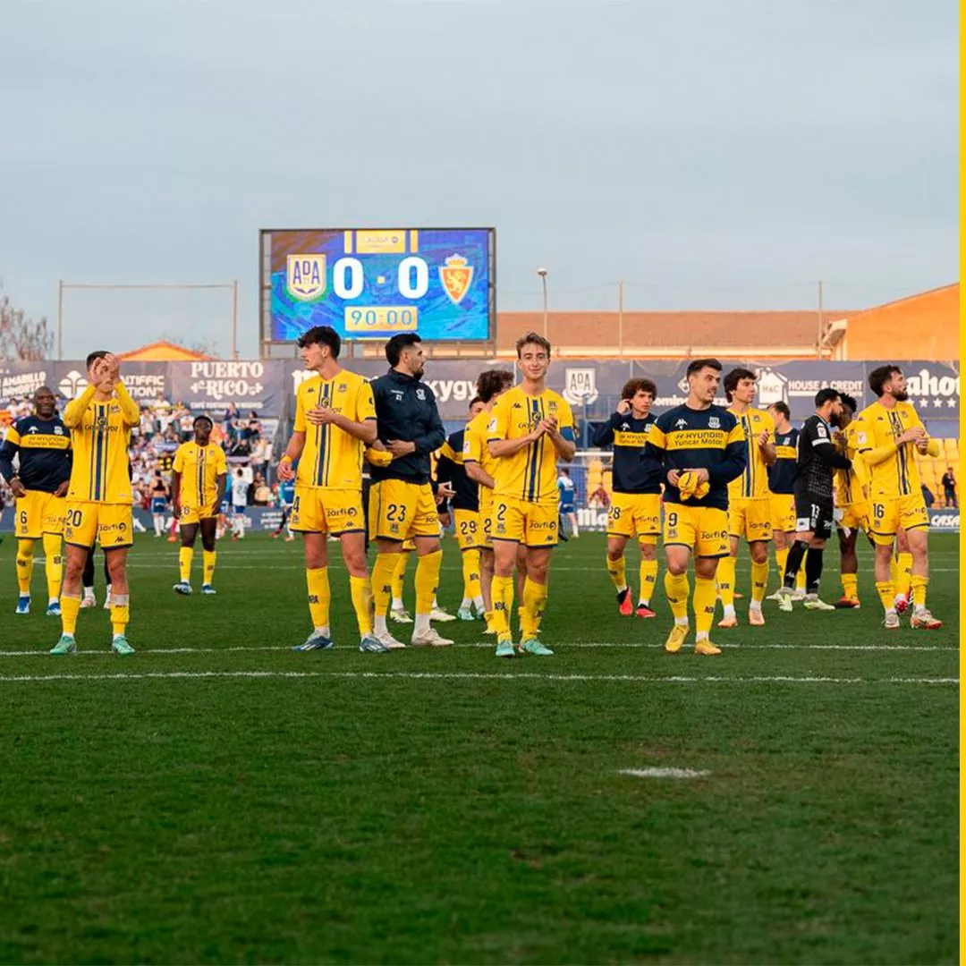 Los jugadores del Alcorcón celebran el punto contra el Real Zaragoza en la última jornada. Los jugadores del Alcorcón celebran el punto contra el Real Zaragoza en la última jornada.