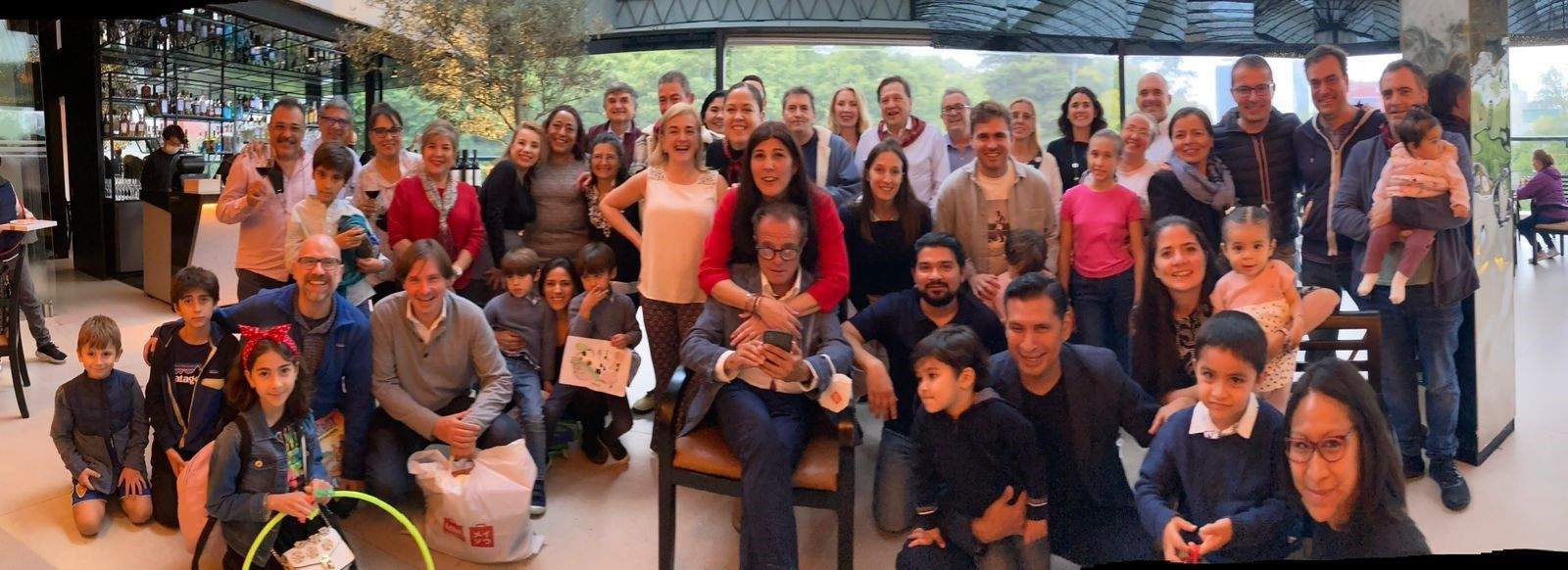 Foto de familia en la velada.