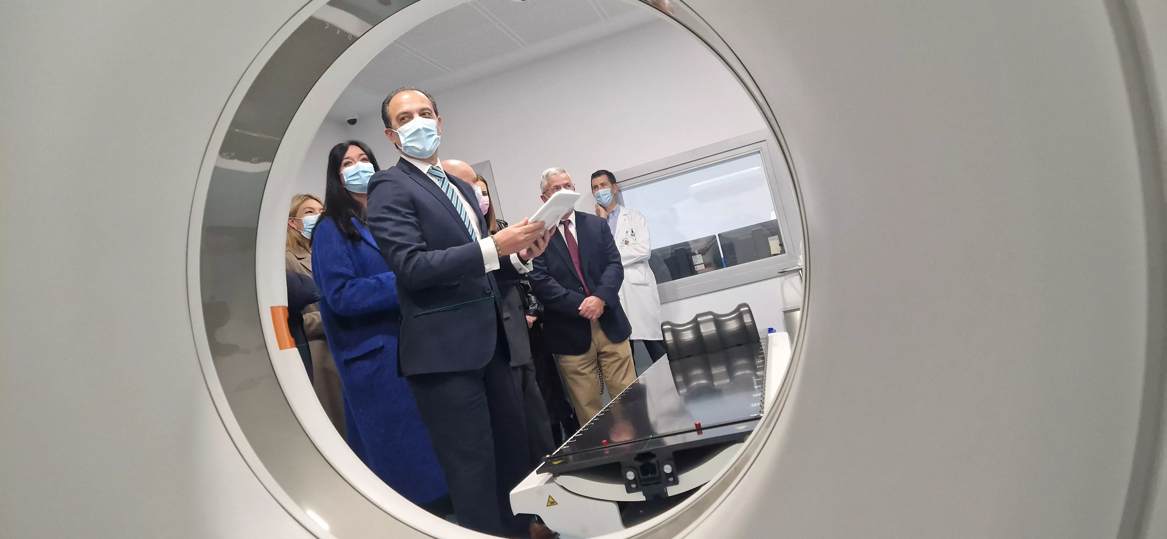 Inauguración del nuevo servicio de radioterapia del Hospital San Jorge de Huesca. Foto Myriam Martínez