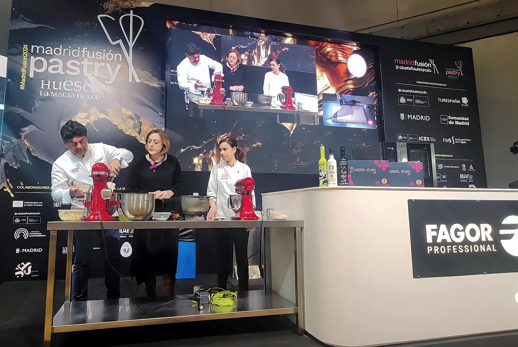 José Antonio García, Sura Ascaso y Montse Gironella, en Madrid Fusión