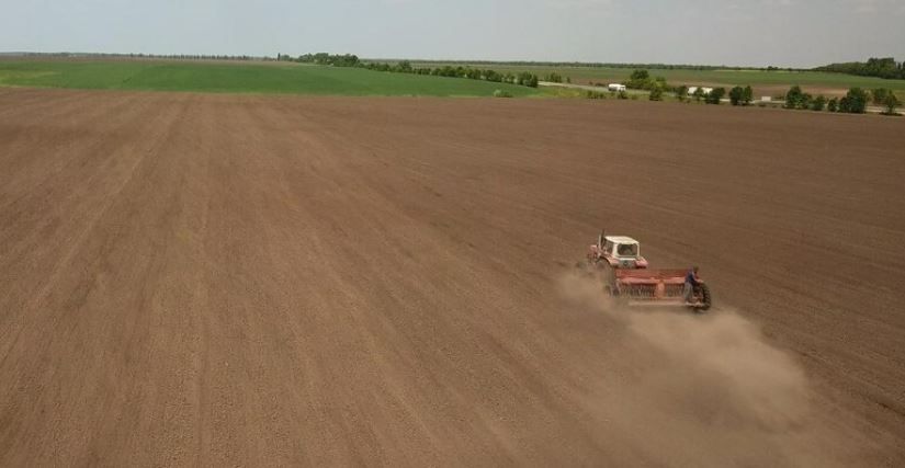 Preparando un campo para sembrar