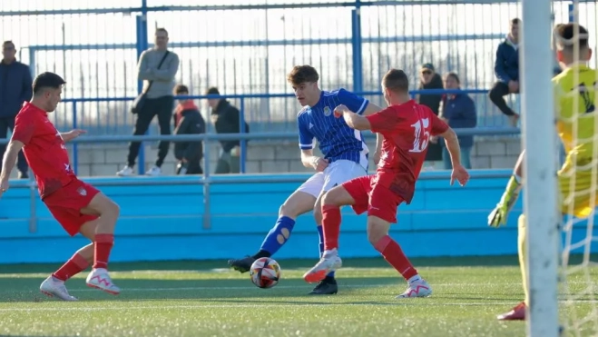 Novials, jugador del Fraga, en un momento del partido Novials, jugador del Fraga, en un momento del partido