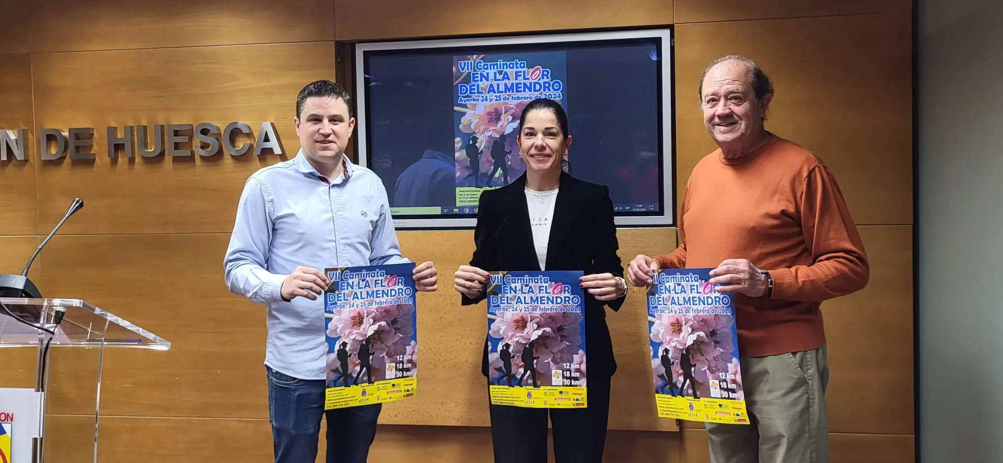 Antonio Biescas, Lola Ibort y José Antonio Sarasa han presentado la VII Caminata en la Flor del Almendro.