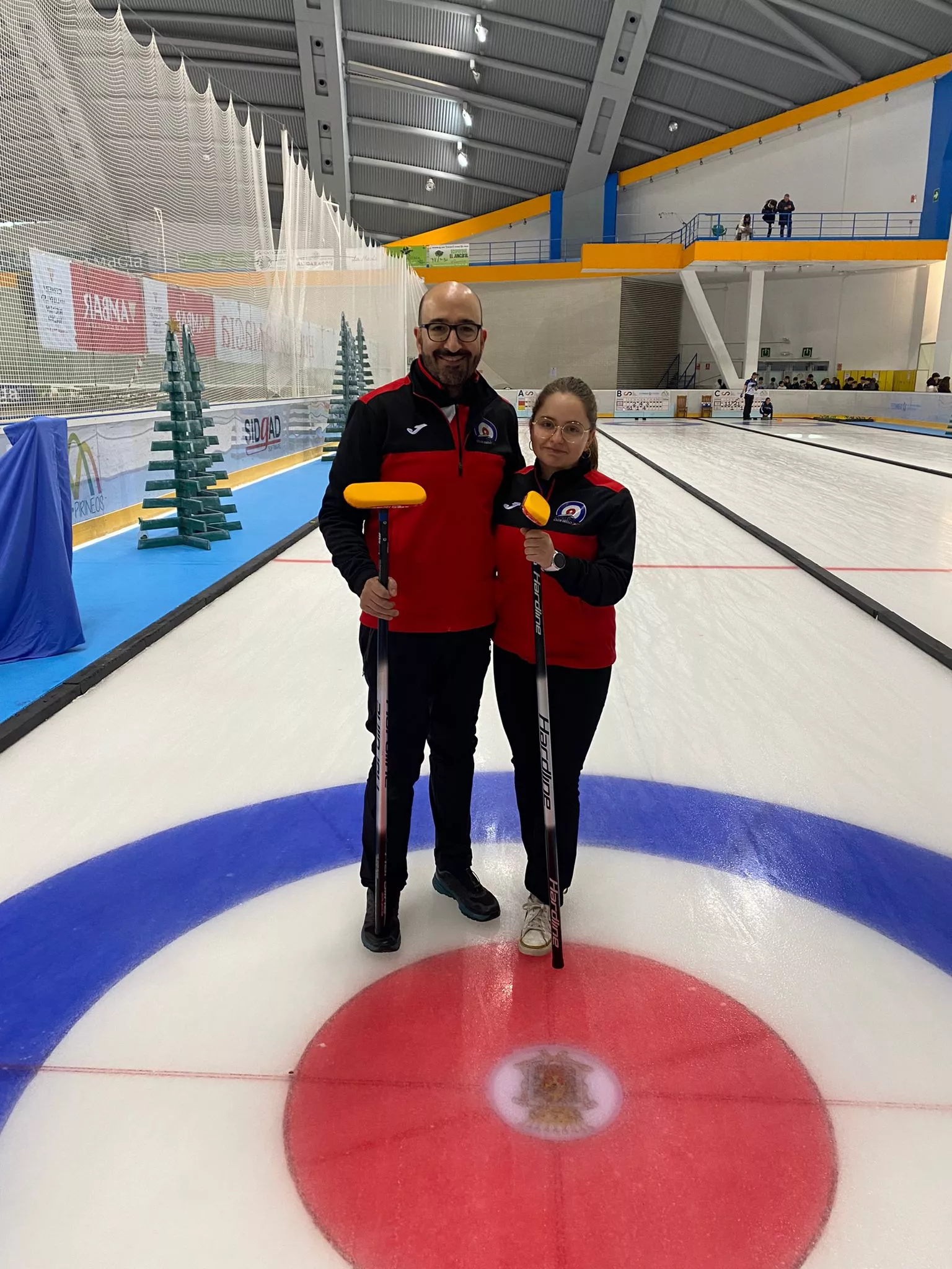 Lucas Munuera y Aurora Tesa, equipo del CH Jaca.