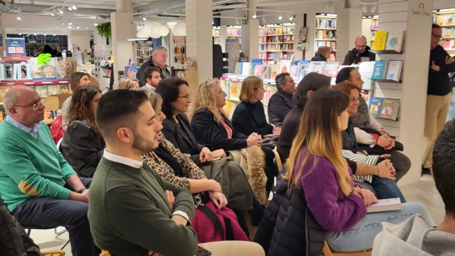 Parte de los asistentes al encuentro en Santos Ochoa. Parte de los asistentes al encuentro en Santos Ochoa.