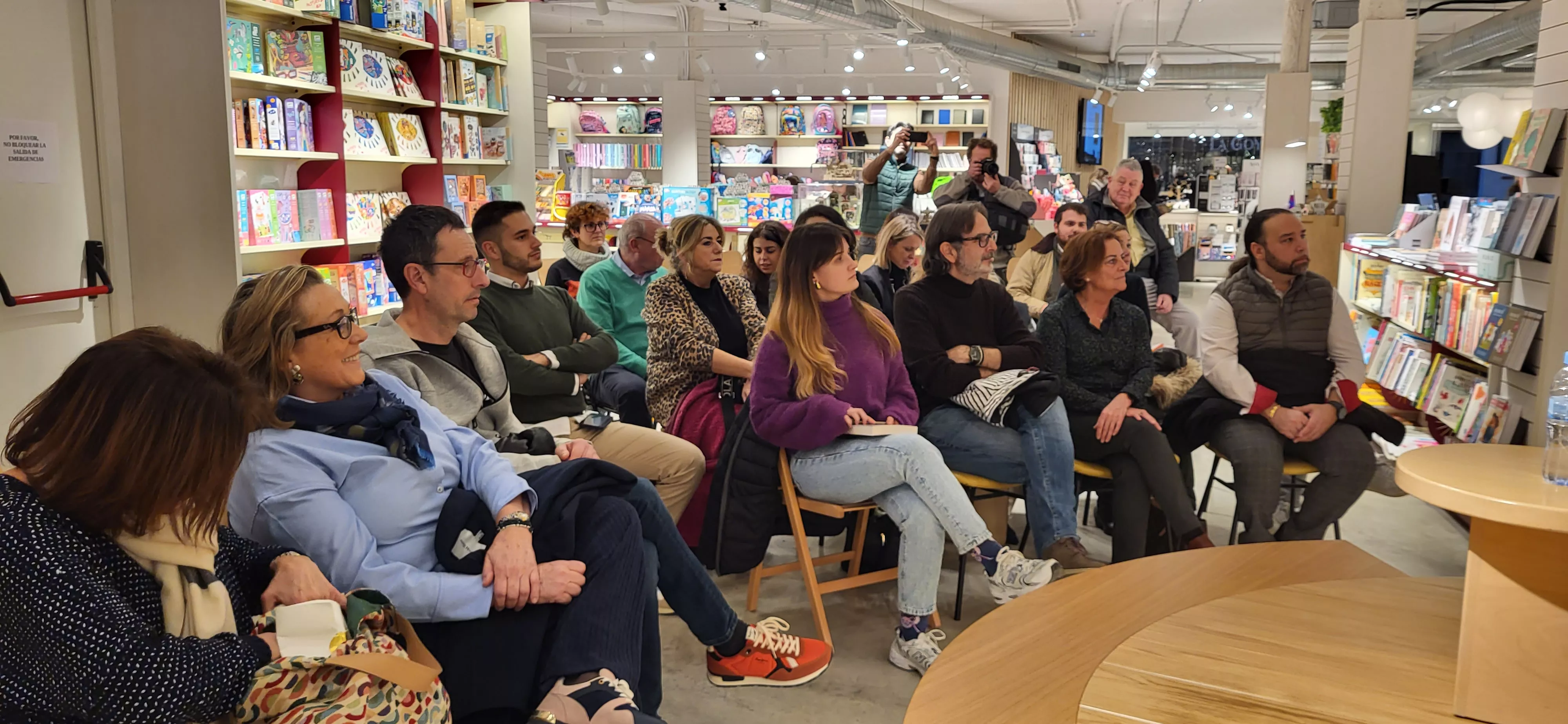 Encuentro ciudadano con la alcaldesa de Huesca para tratar sobre cultura. Foto Mercedes Manterola