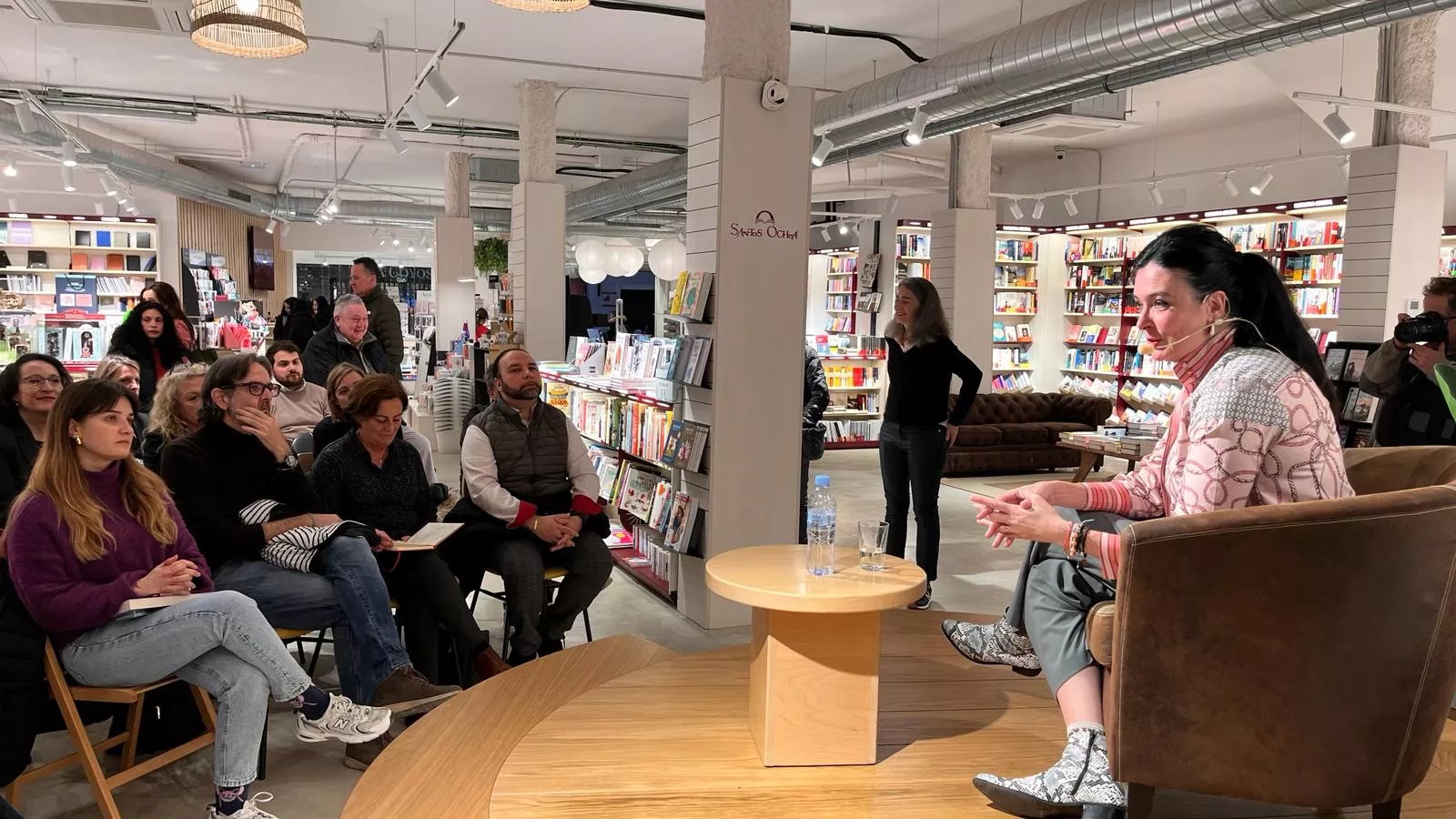 Encuentro ciudadano con la alcaldesa de Huesca para tratar sobre cultura. Foto Mercedes Manterola