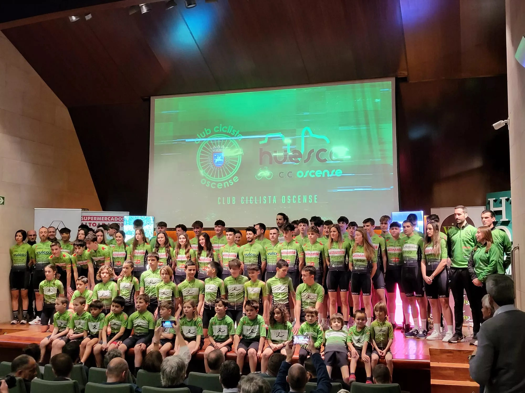 Imágenes de la presentación de la temporada ciclista 2024 del CC Oscense