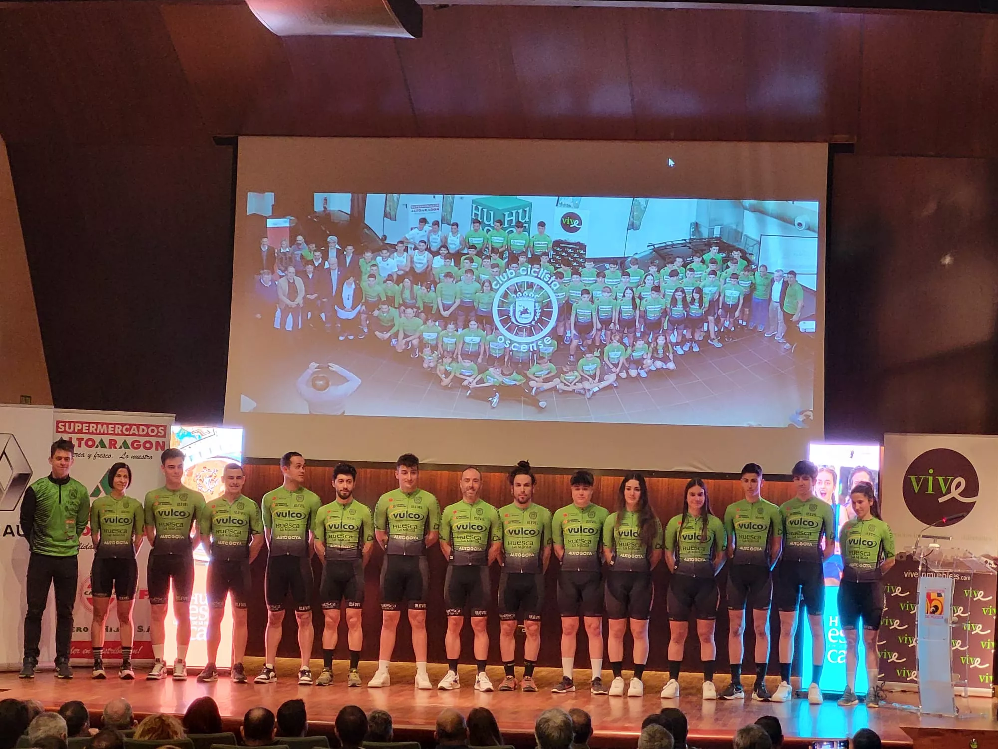 Imágenes de la presentación de la temporada ciclista 2024 del CC Oscense