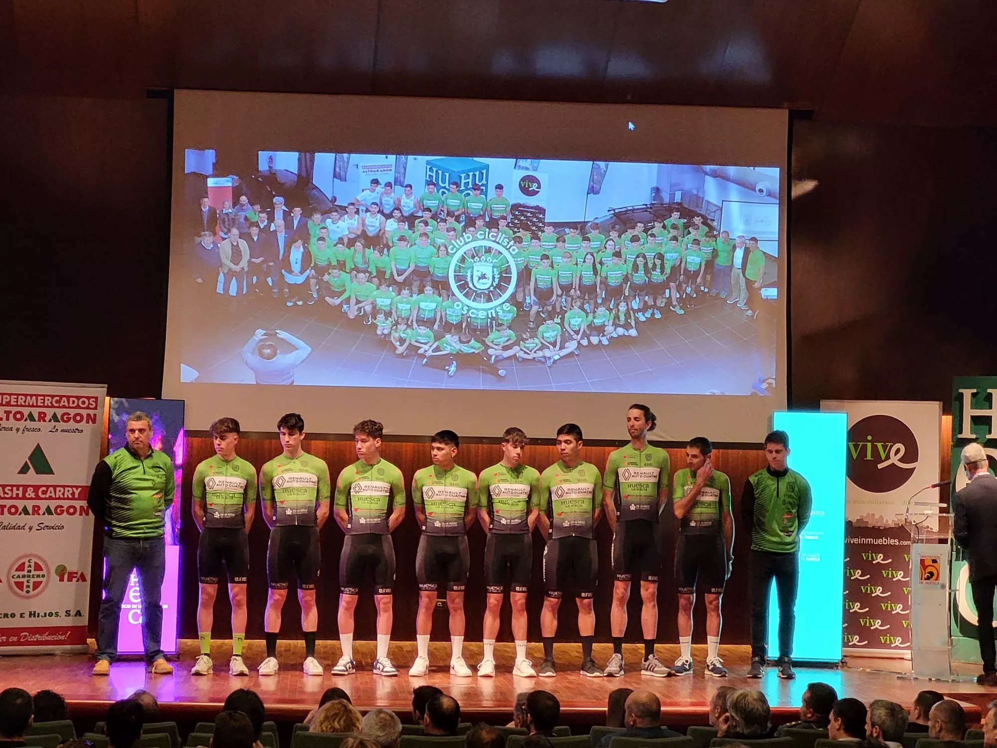 Imágenes de la presentación de la temporada ciclista 2024 del CC Oscense