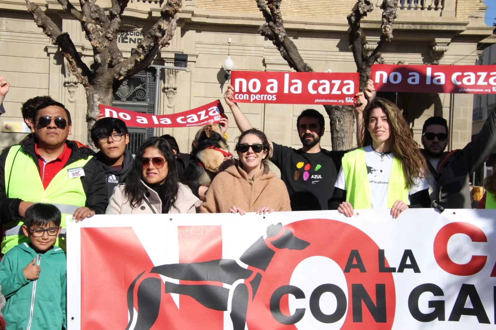 Concentración en Huesca de No a la Caza. Foto Carlos Neofato