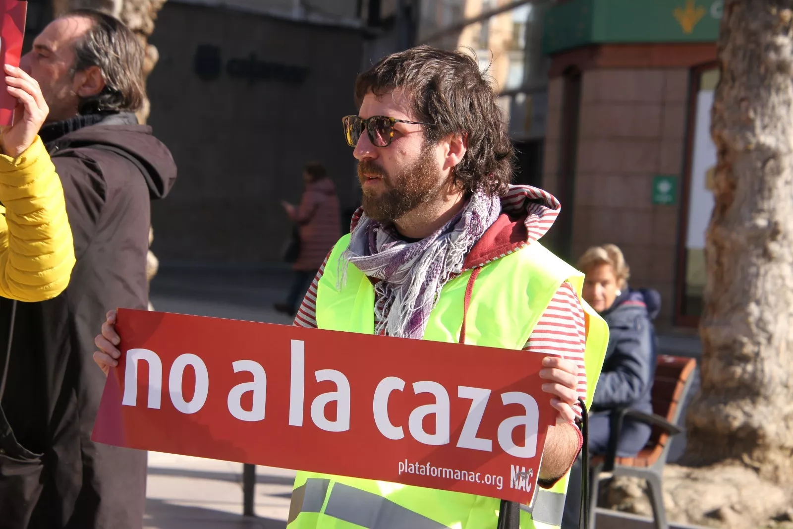 Concentración en Huesca de No a la Caza. Foto Carlos Neofato