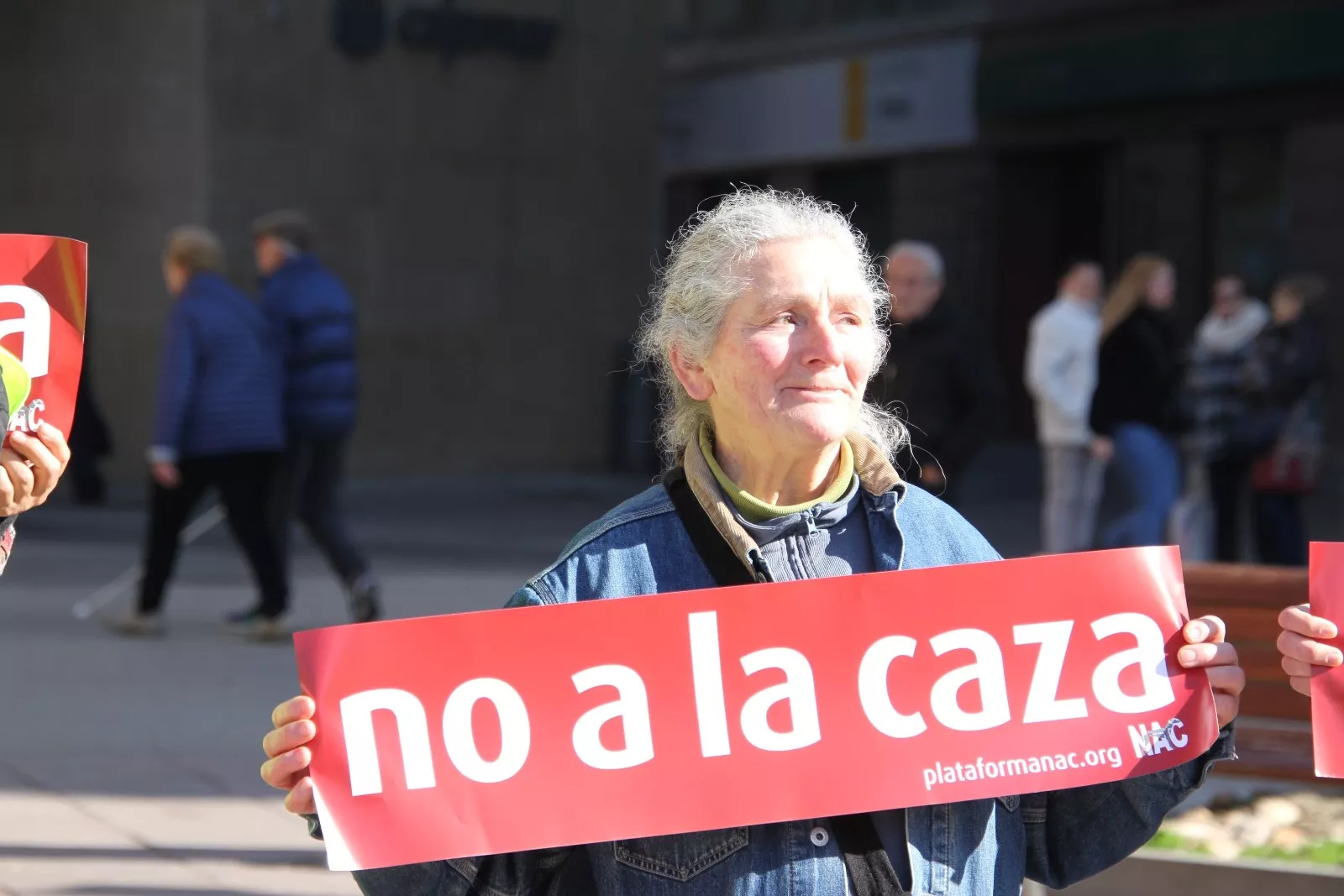 Concentración en Huesca de No a la Caza. Foto Carlos Neofato