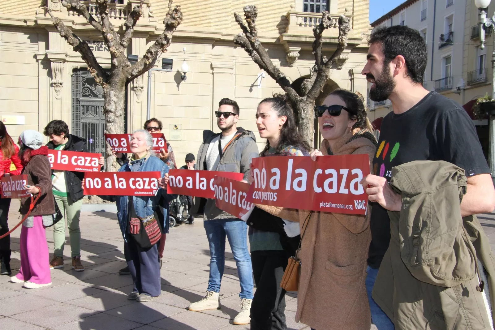 Concentración en Huesca de No a la Caza. Foto Carlos Neofato