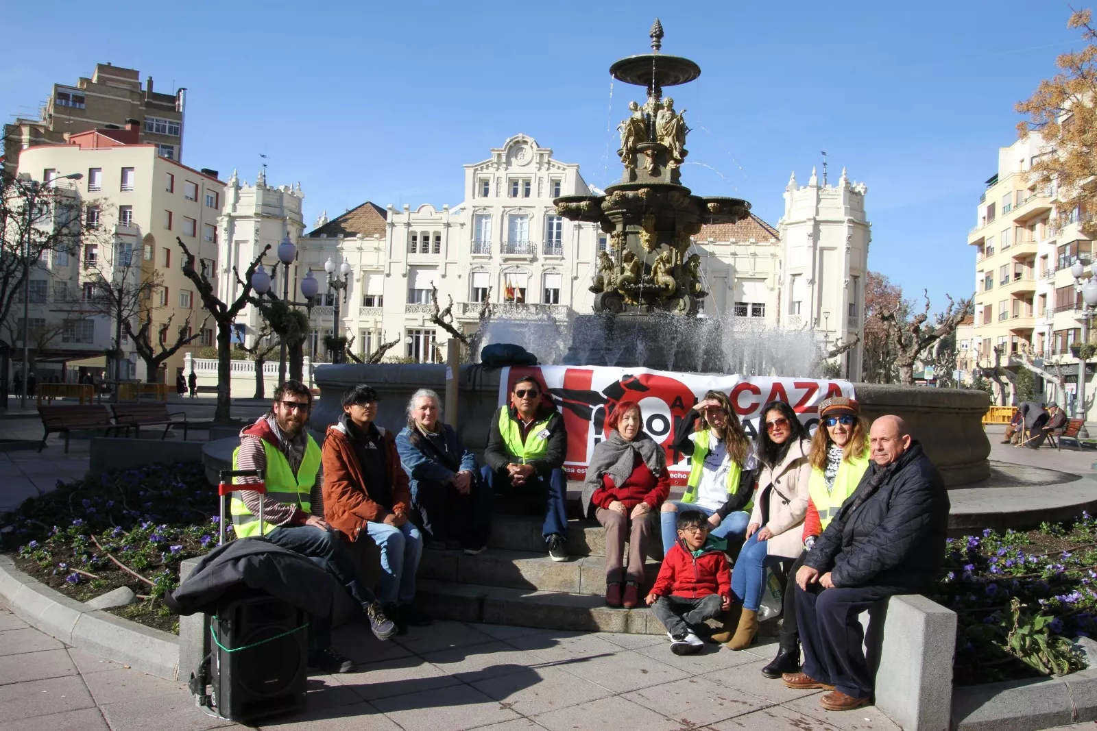Concentración en Huesca de No a la Caza. Foto Carlos Neofato