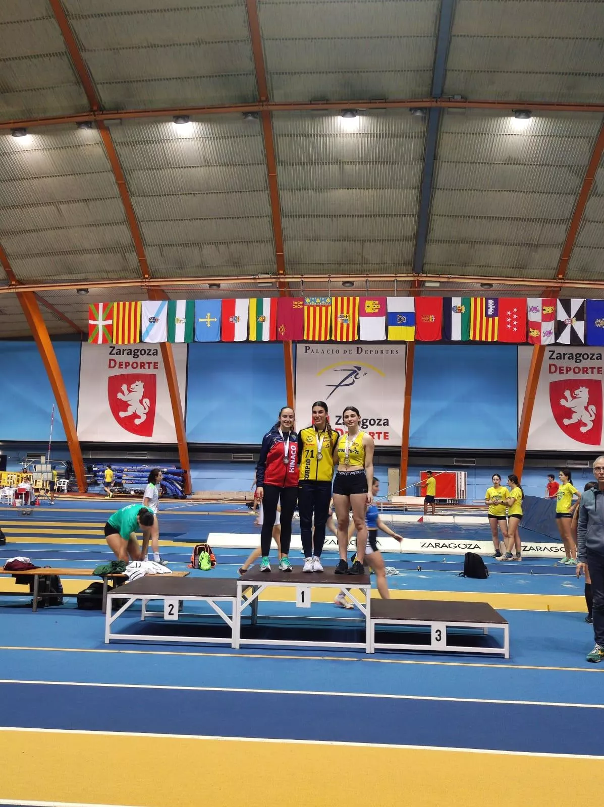 Valeria Ortiz, plata en pértiga