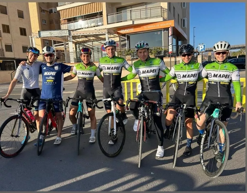 Javier, José Enrique y Teresa Coscolla, en el clasificatorio para el Campeonato de España de Duatlón. 