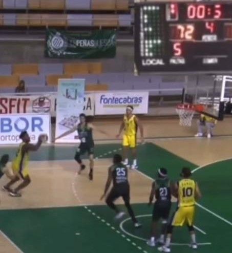 Berksdale lanza a canasta Berksdale lanza a canasta
