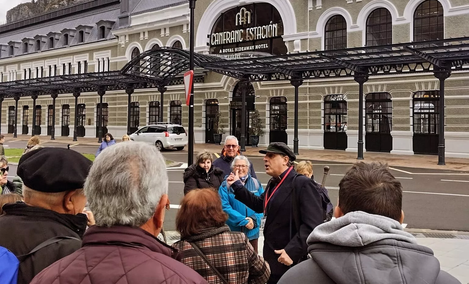 La Experiencia Jacetana incluye una visita guiada a la estación de Canfranc. Foto Sargantana
