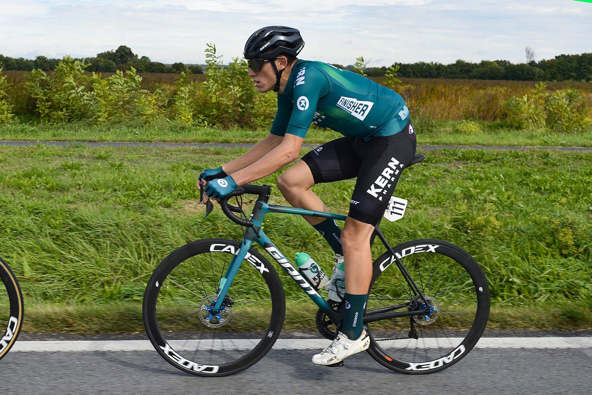 Pablo Castrillo con el maillot del Kern Pharma