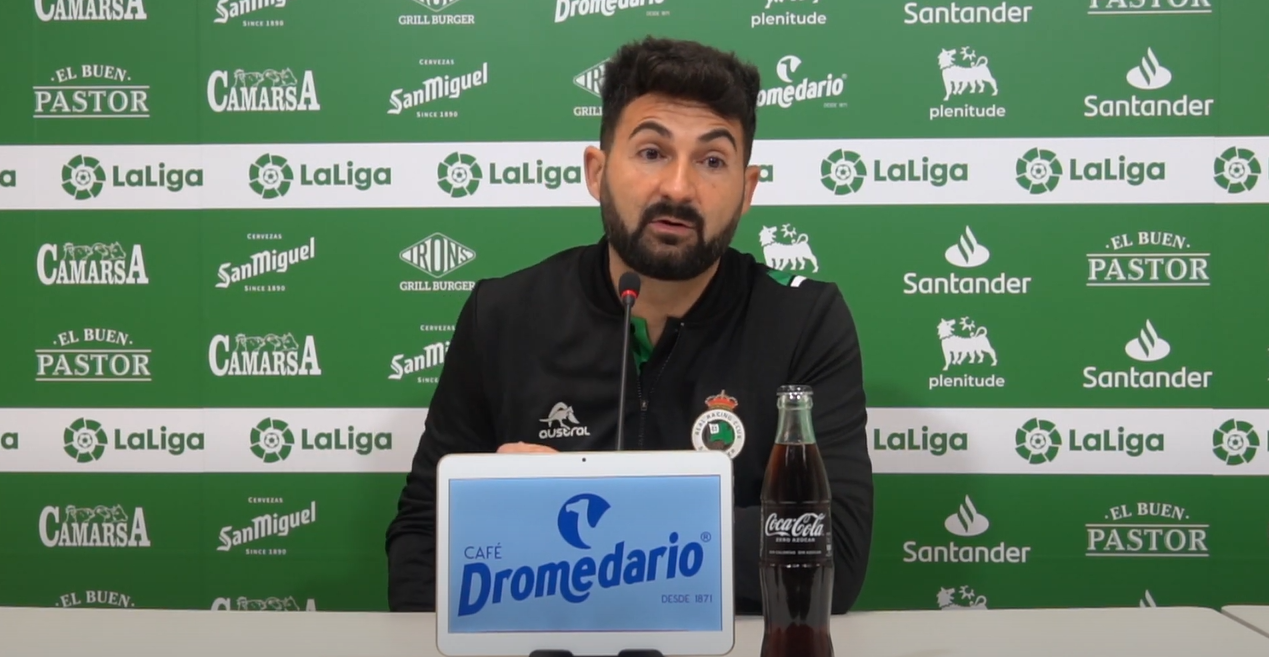 Guillermo Fernández Romo en la rueda de prensa previa al partido ante el Huesca