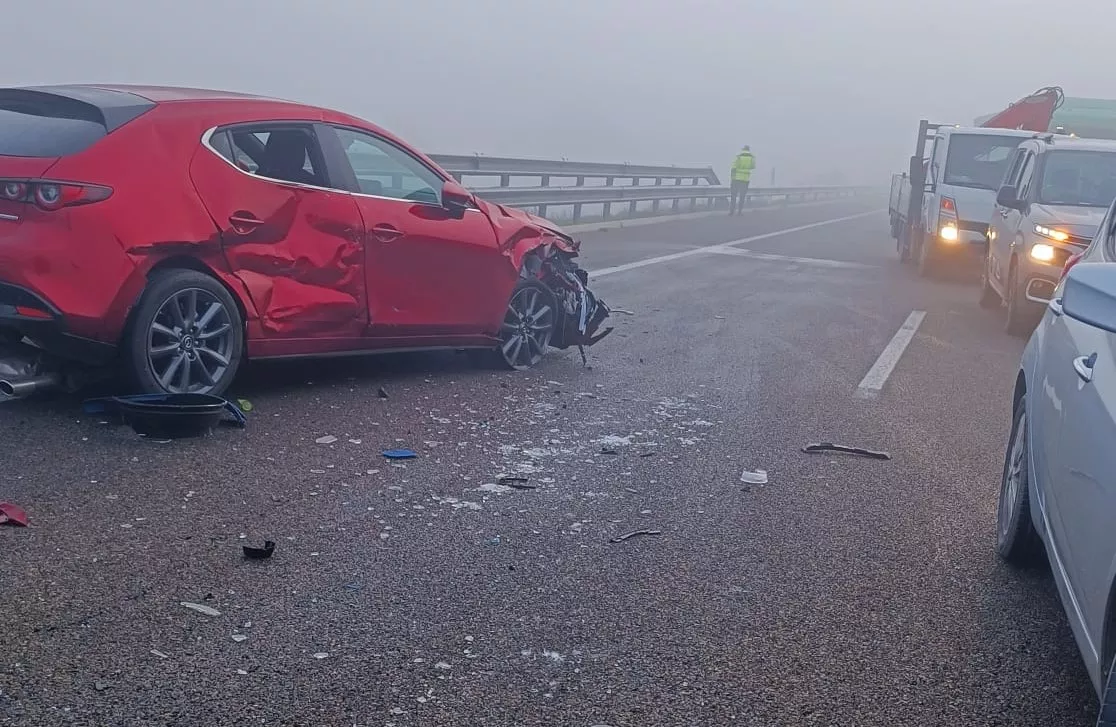 Uno de los coches accidentados