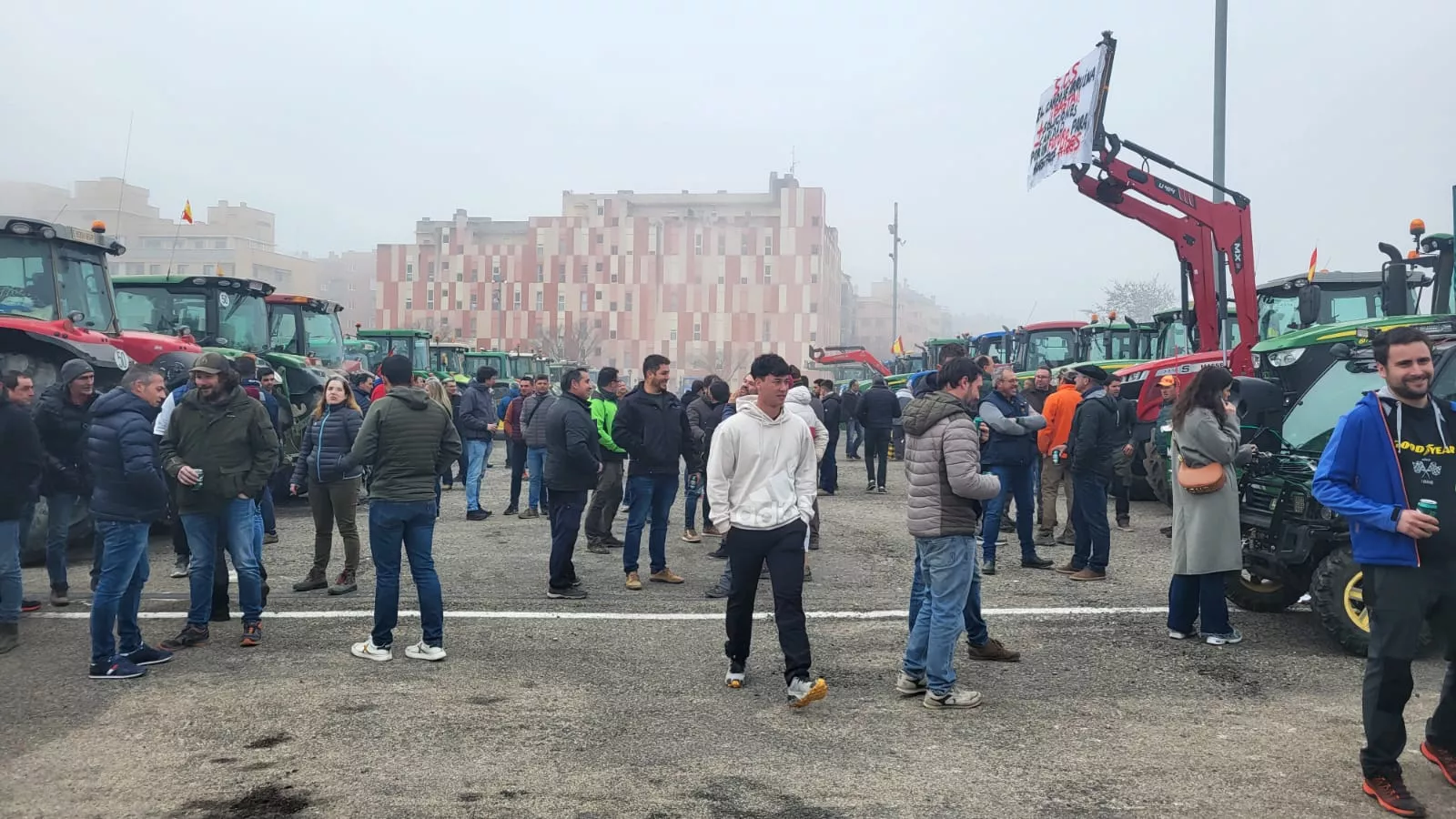 Impresionante tractorada en Huesca