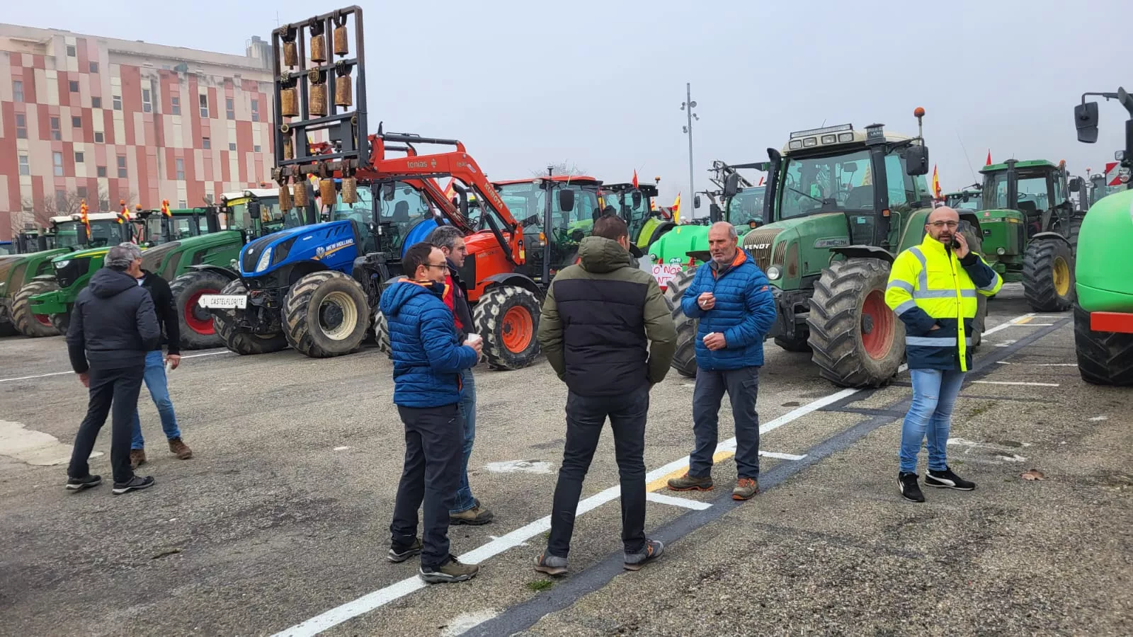 Impresionante tractorada en Huesca