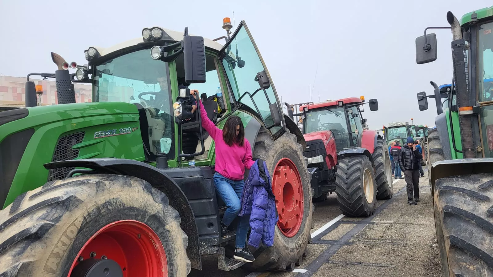 Impresionante tractorada en Huesca