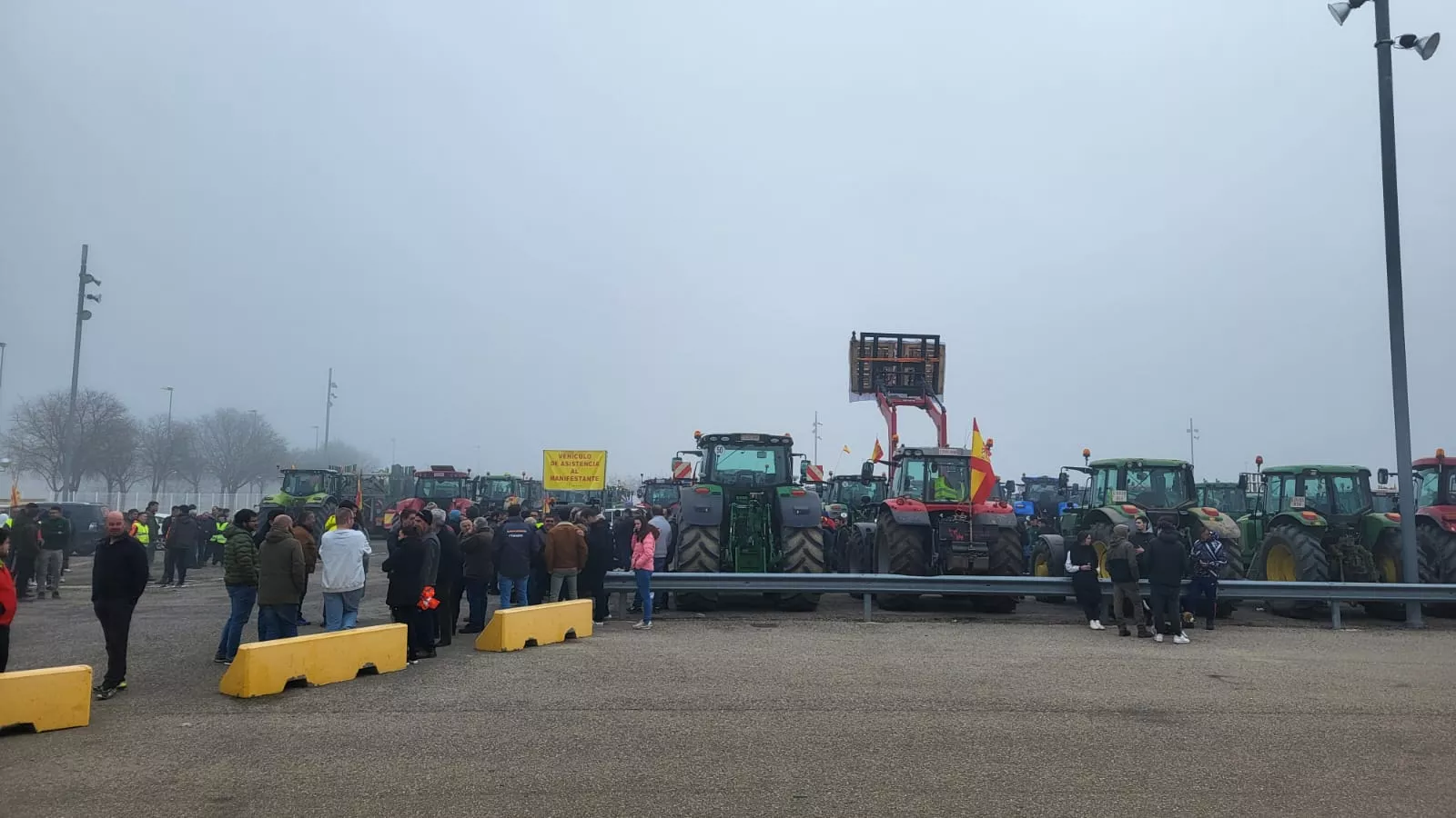 Impresionante tractorada en Huesca
