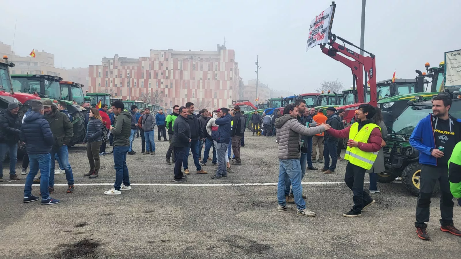 Impresionante tractorada en Huesca