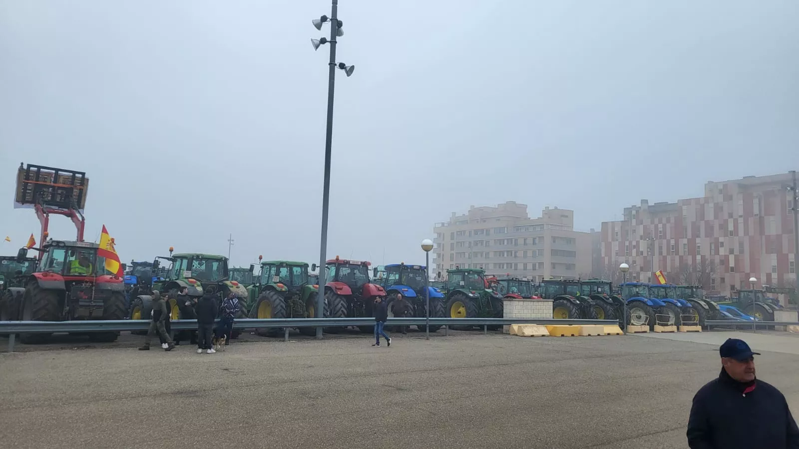 Impresionante tractorada en Huesca