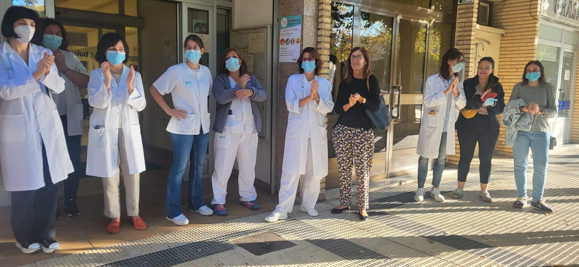 Concentración para pedir un nuevo centro de salud ubicado en el Perpetuo Socorro. Foto Myriam Martínez 