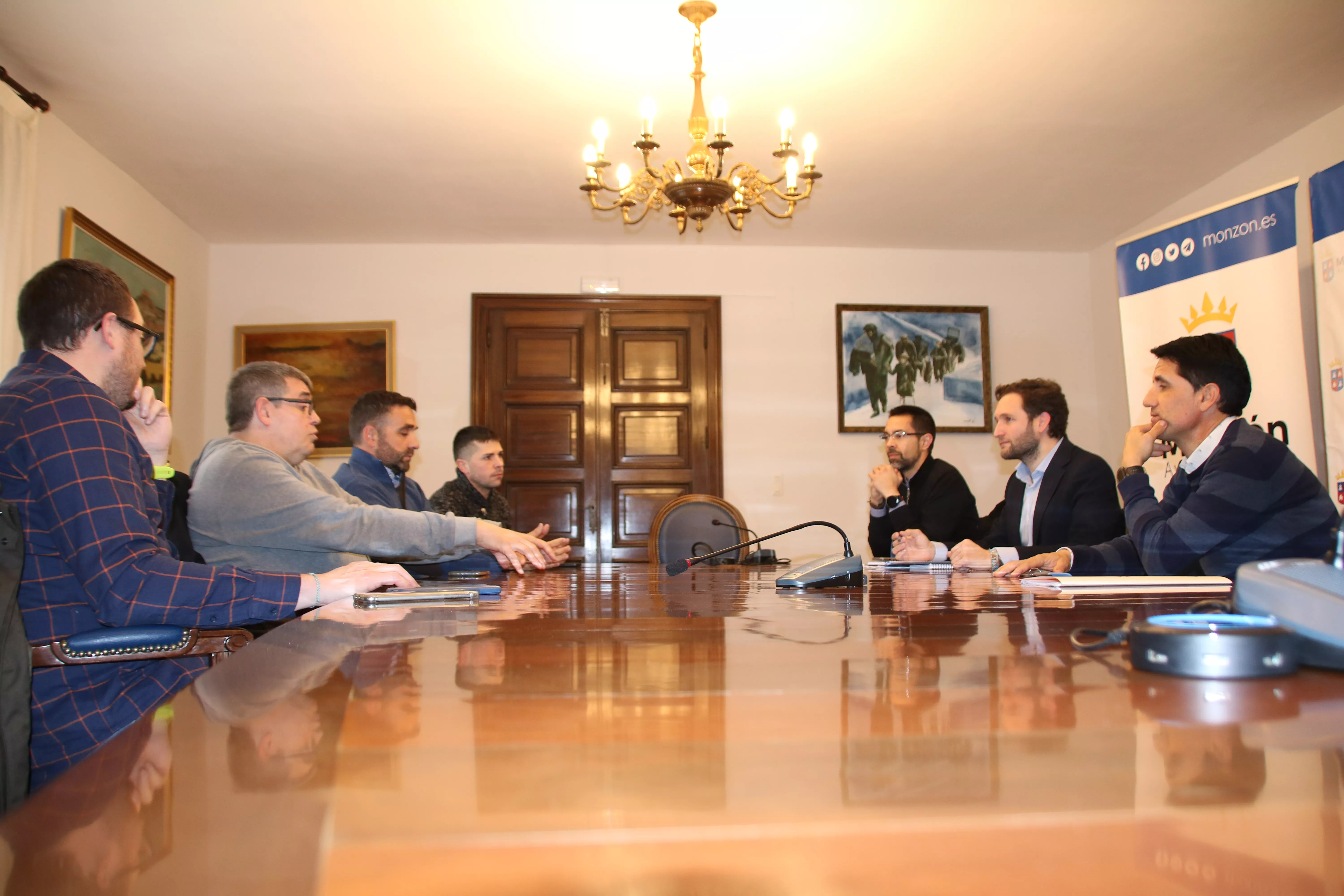 Reunión entre el Ayuntamiento de Monzón y el Club Sport Biofrutal.
