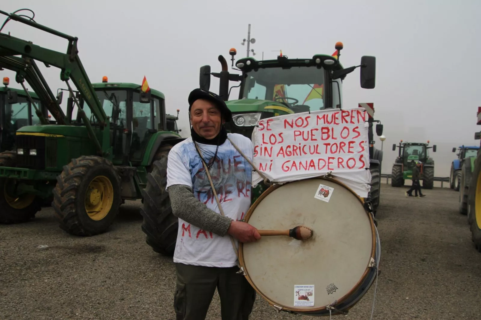 Impresionante tractorada en Huesca. Foto Carlos Neofato