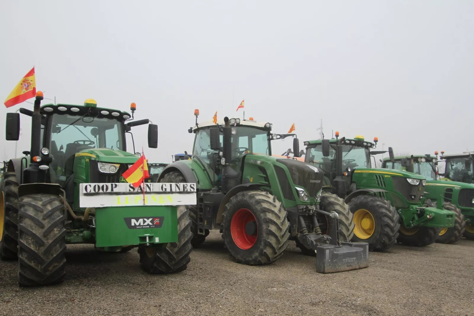 Impresionante tractorada en Huesca. Foto Carlos Neofato