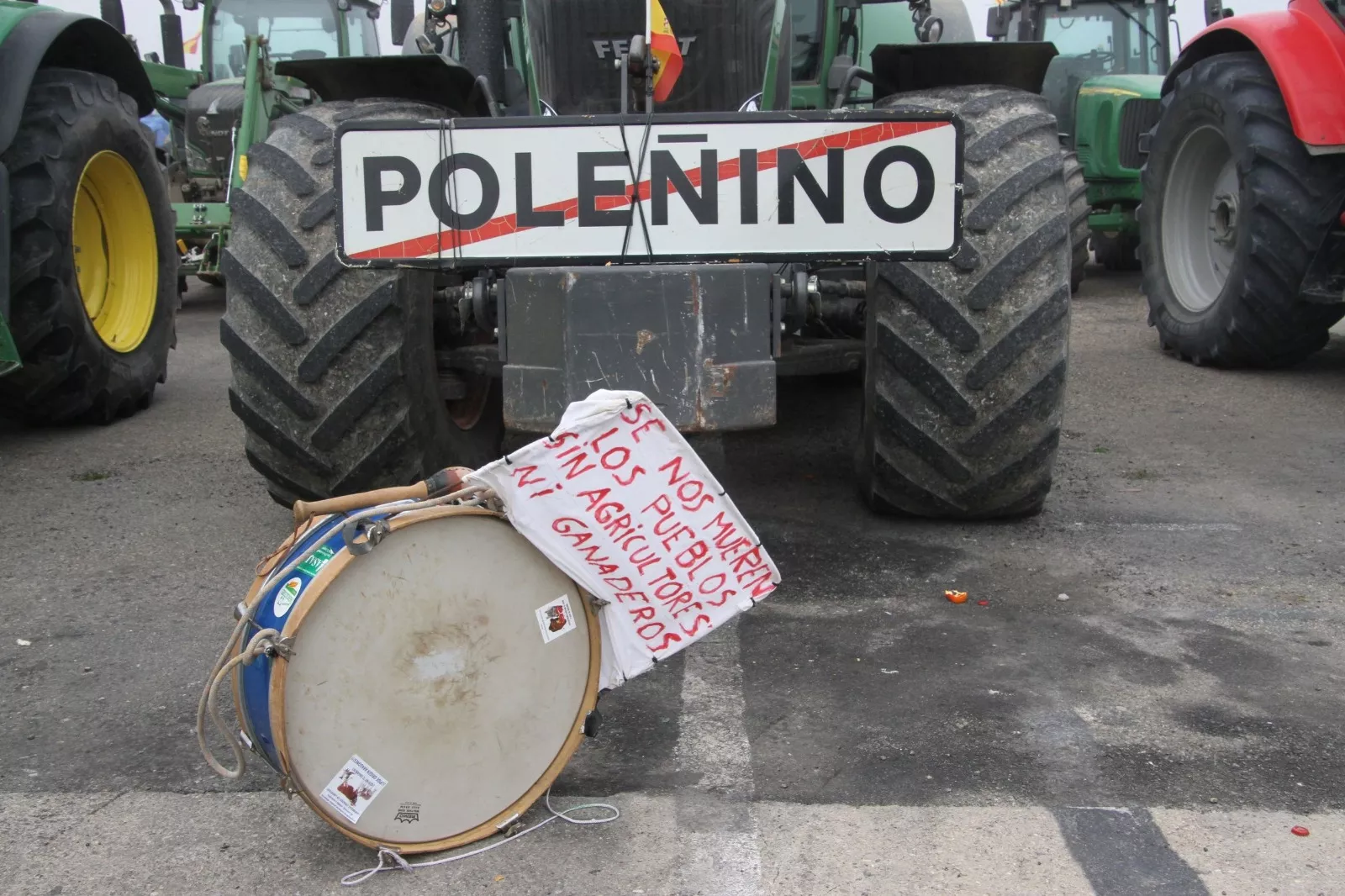 Impresionante tractorada en Huesca. Foto Carlos Neofato