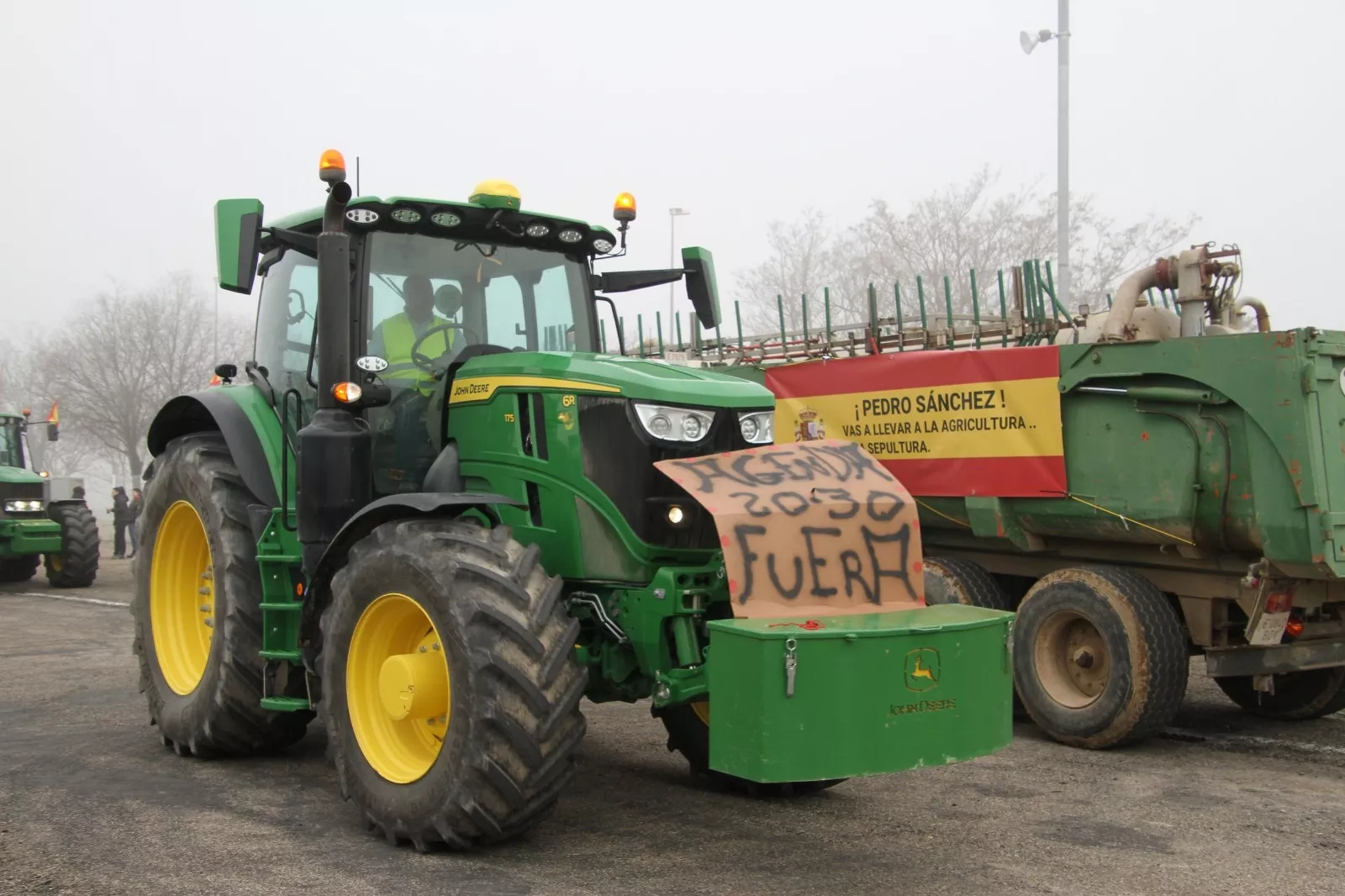 Impresionante tractorada en Huesca. Foto Carlos Neofato
