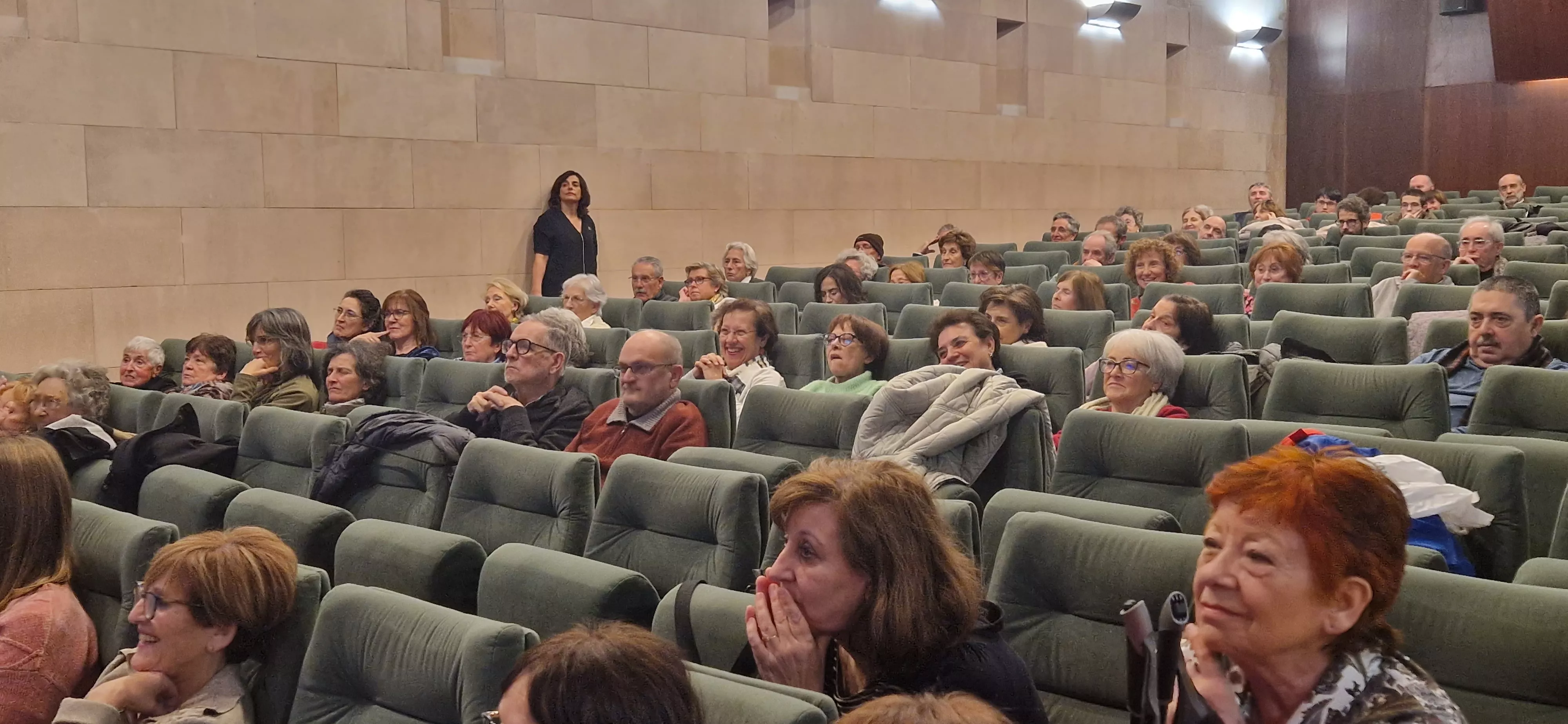 Conferencia de Jesús Marchamalo en Huesca. Foto Myriam Martínez