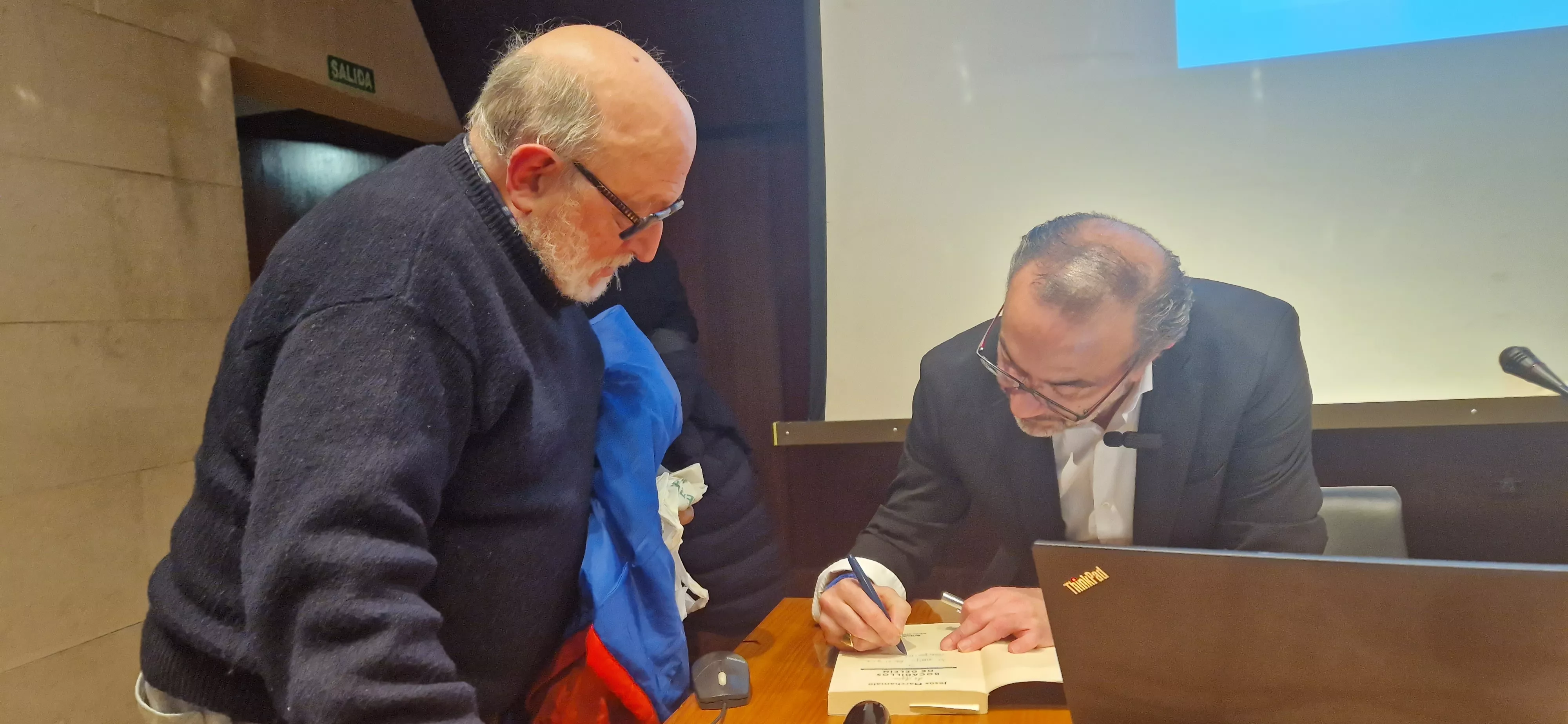 Conferencia de Jesús Marchamalo en Huesca. Foto Myriam Martínez