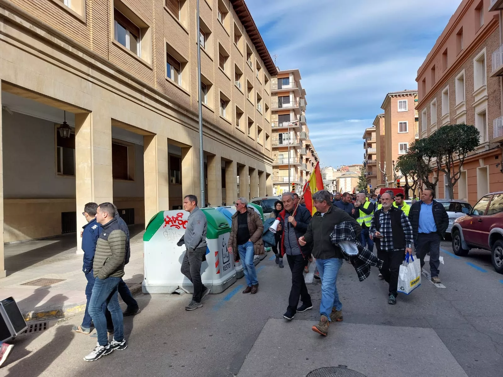 Manifestación de los agricultores por Huesca hasta la Subdelegación