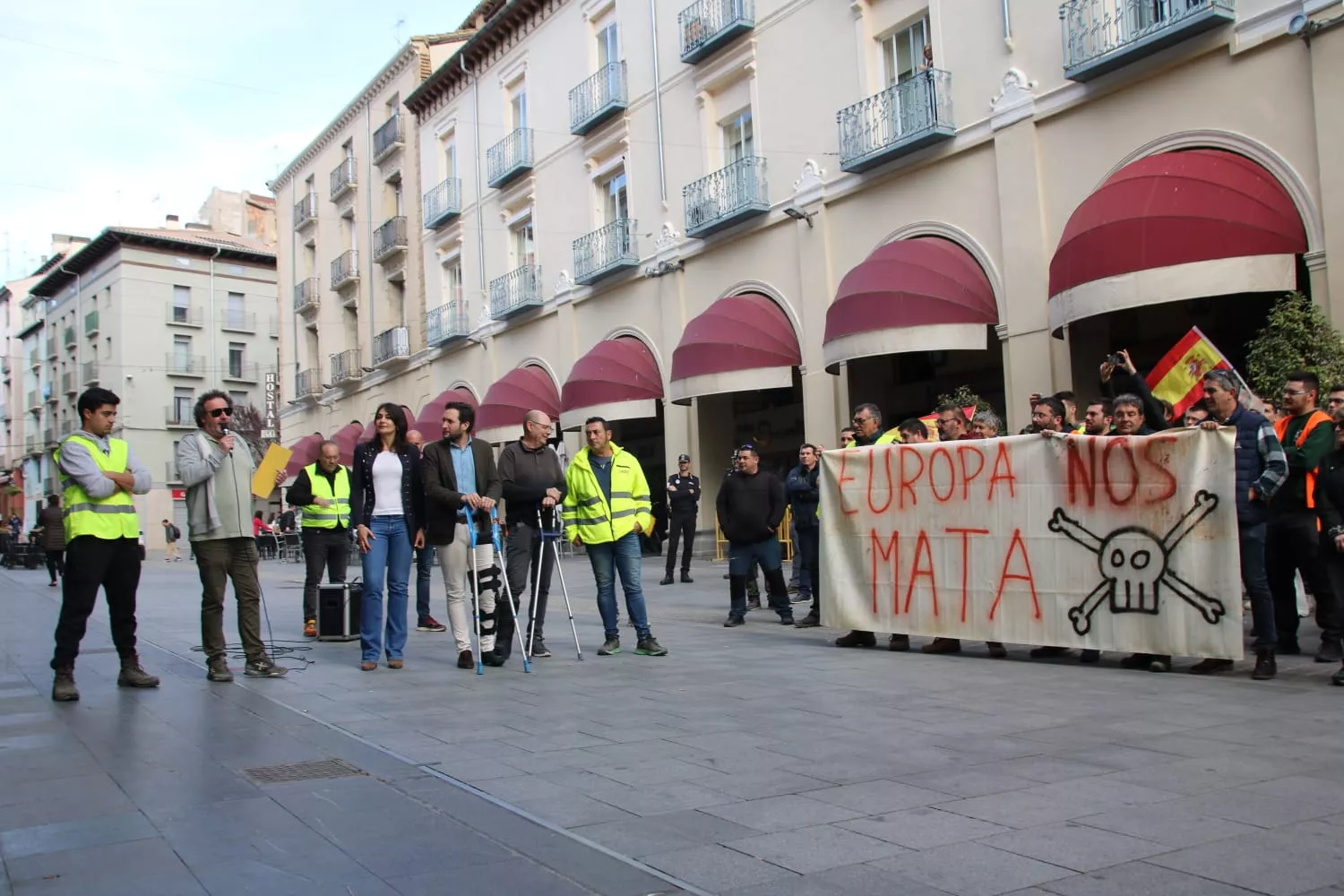 Manifestación de los agricultores por Huesca hasta la Subdelegación