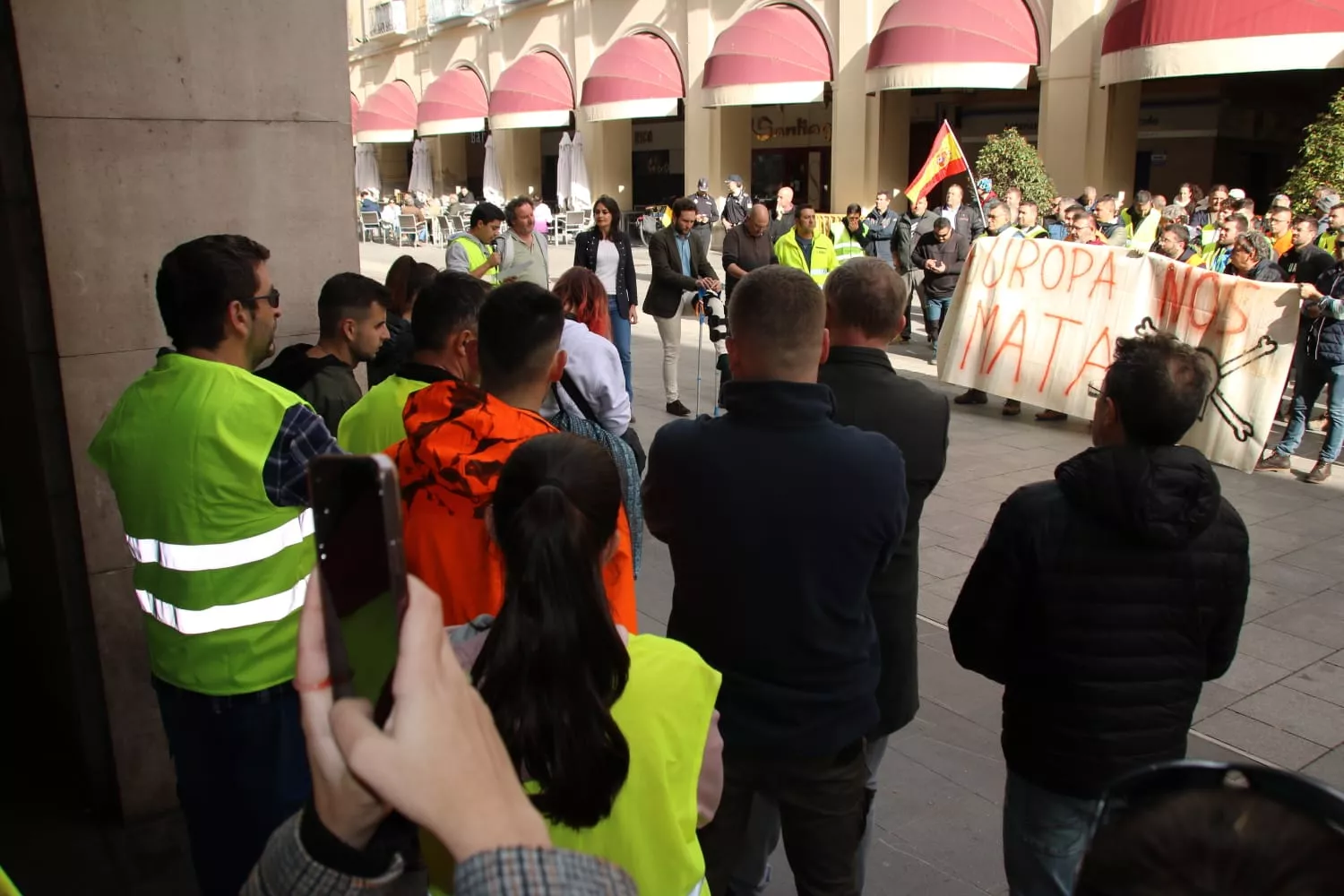 Manifestación de los agricultores por Huesca hasta la Subdelegación