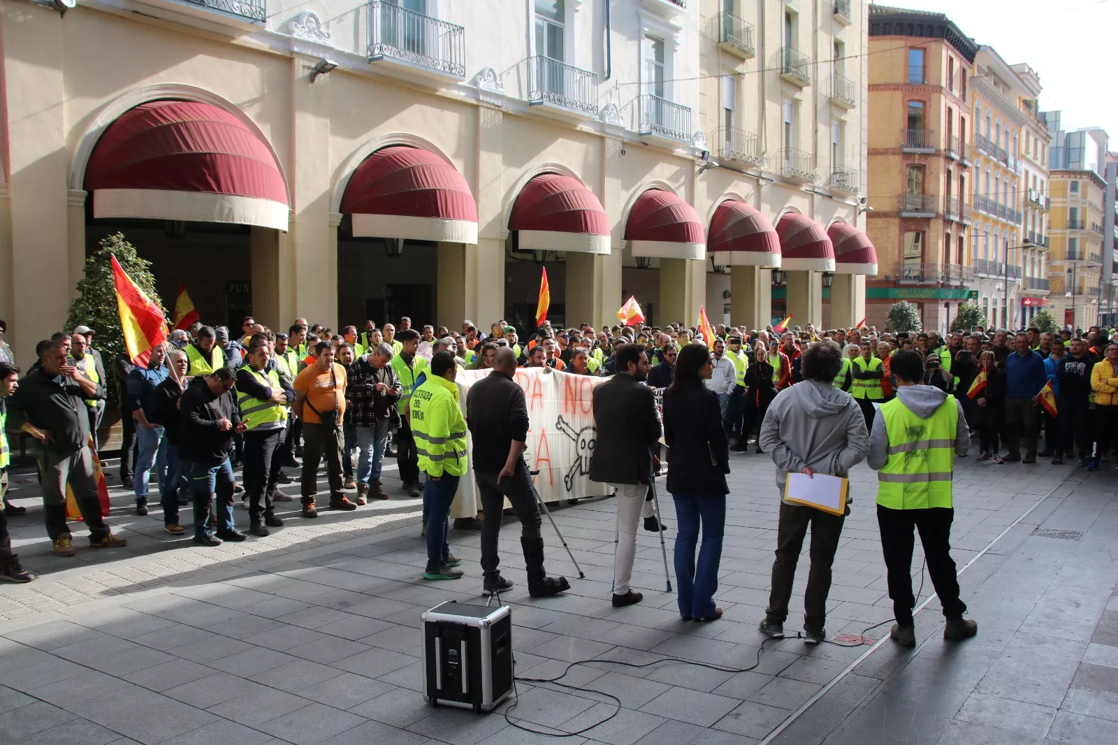 Manifestación de los agricultores por Huesca hasta la Subdelegación