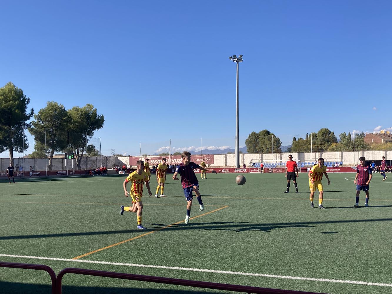 Un momento del Huesca-Girona DH Juvenil en San Jorge. Foto: A. Mora
