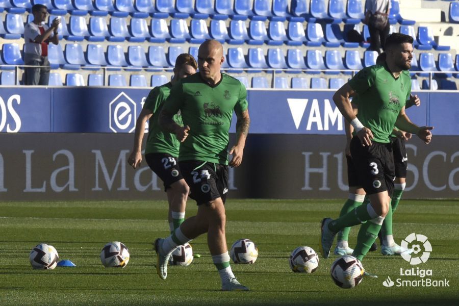 Imágenes del partido Huesca Rácing de Santander. Foto La Liga 