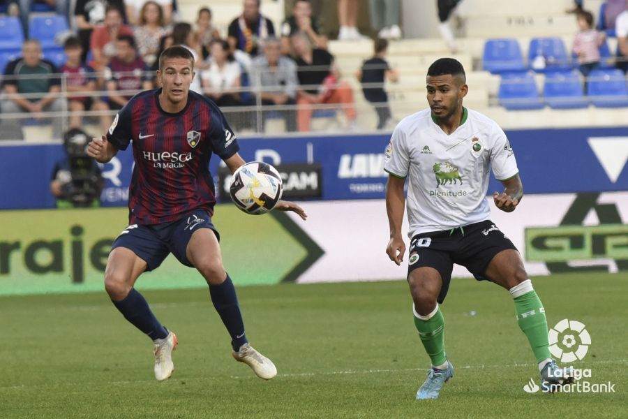 Imágenes del partido Huesca Rácing de Santander. Foto La Liga  