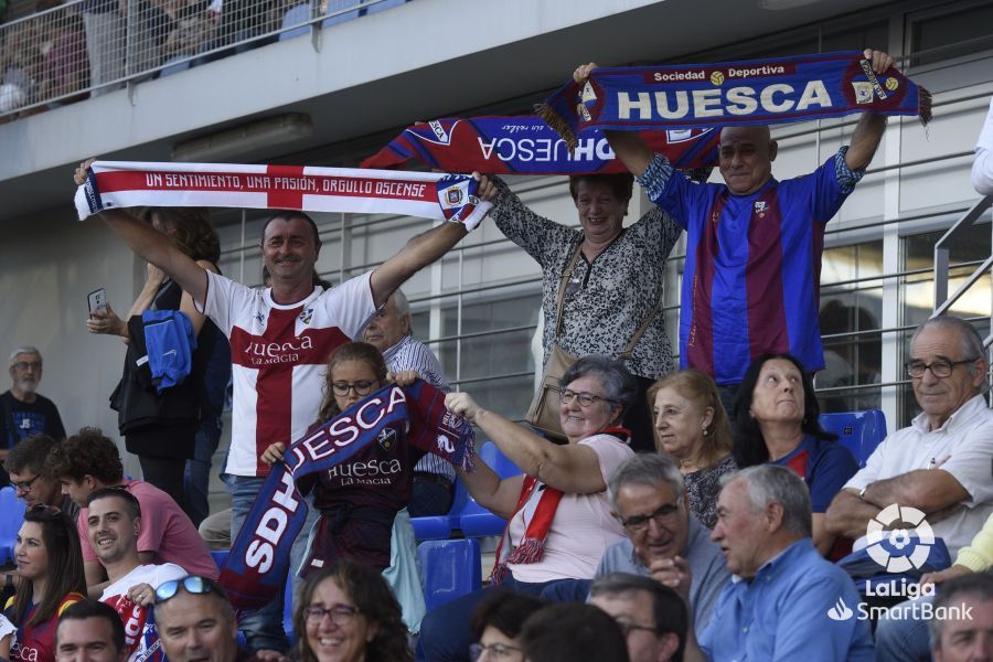 Imágenes del partido Huesca Rácing de Santander. Foto La Liga 