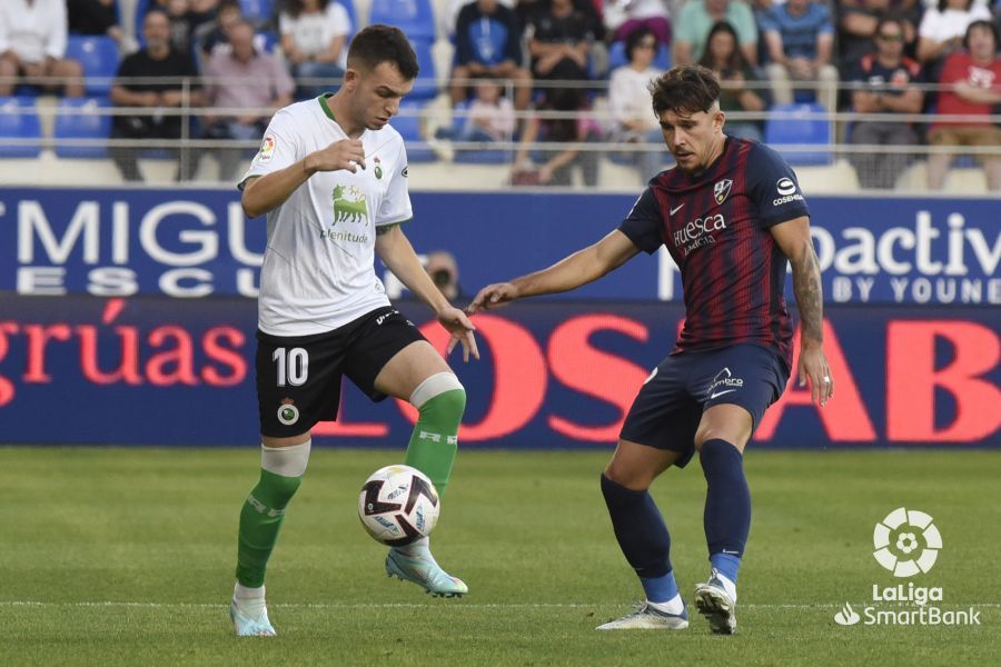Imágenes del partido Huesca Rácing de Santander. Foto La Liga  