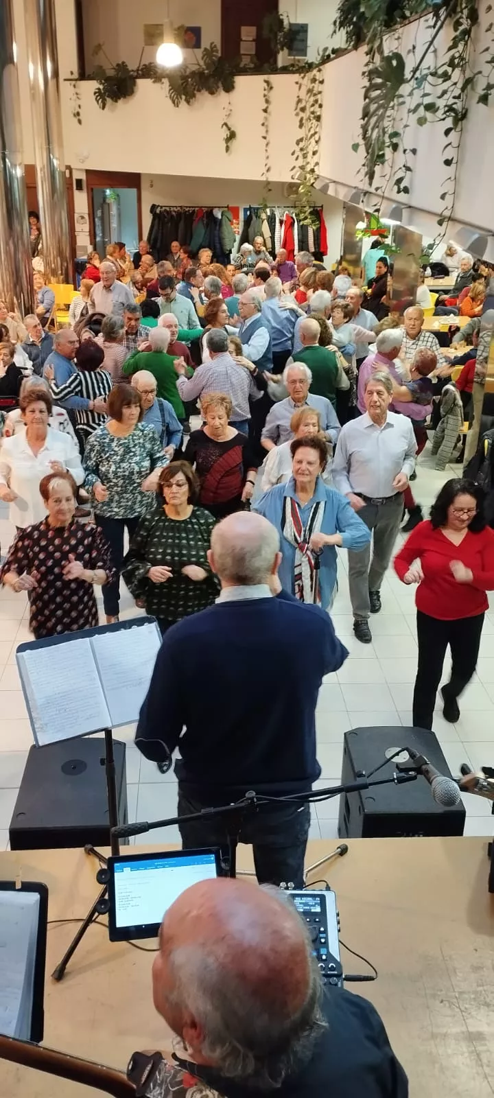 Celebración de Santa Águeda en el Hogar de las Personas Mayores